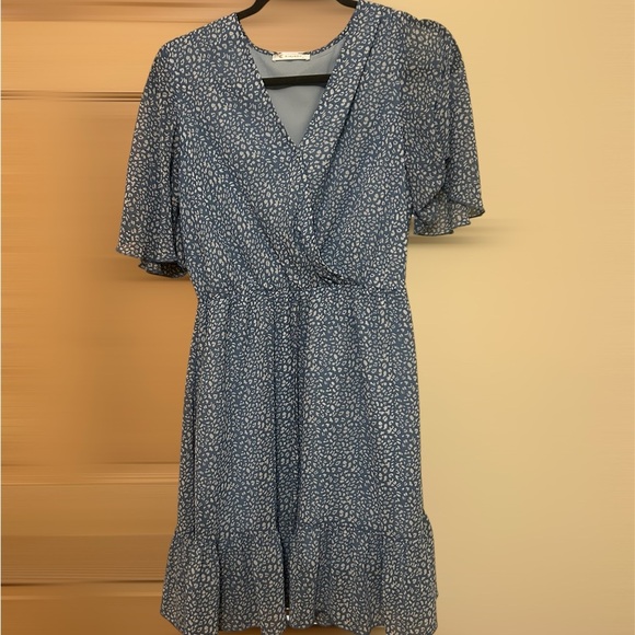 Gray V-Neck Flutter Sleeve Midi Dress - Picture 1 of 3